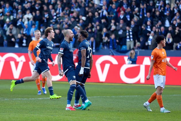 Goal celebration for 1 1 by Francis Onyeka VfL Bochum , Farid Alfa Ruprecht VfL Bochum , Philipp Hofmann VfL Bochum GER, VfL Bochum vs SV Darmstadt 98, Soccer, 2 Liga, Matchday 18, Season 2025 2026, 18 01 2026 DFL REGULATES PROHIBIT ANY USE OF PHOTOGRAPHS AS IMAGE SEQUENCES AND OR QUASI VIDEO GER, VfL Bochum vs SV Darmstadt 98, Football, 2 Liga, Matchday 18, Season 2025 2026, 18 01 2026 Bochum Copyright: xEibner-Pressefoto FrankxZeisingx EP_FZG