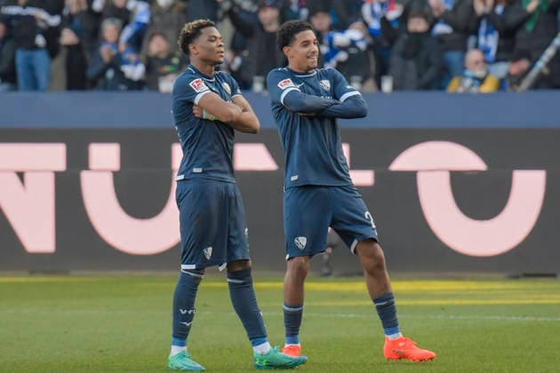 Francis Onyeka Bochum 21 cheers after scoring 1 1 with Farid Alfa Ruprecht Bochum 29 18 01 2026 Soccer VfL Bochum vs SV Darmstadt 98, Vonovia Ruhrstadion, Bochum, DFB DFL REGULATIONS PROHIBIT ANY USE OF PHOTOGRAPHS AS IMAGE SEQUENCES AND OR QUASI VIDEO Copyright: xpepphotox xHorstxMauelshagenx pep00321, pep_20260118_hm_256067