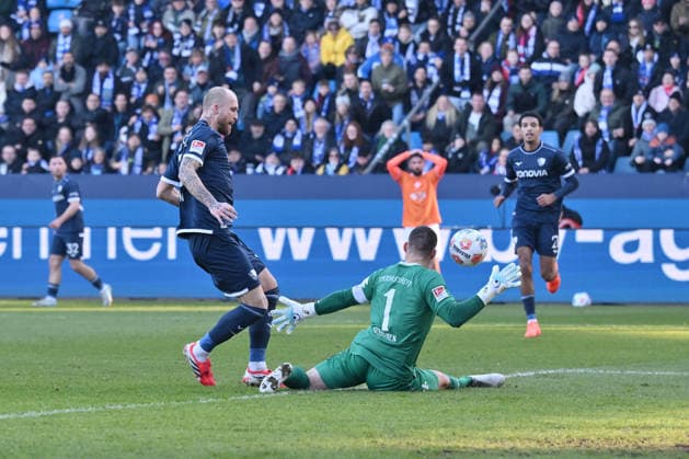 Philipp Hofmann VfL Bochum scores the goal for 2 1 18 01 2026, Football 2 Bundesliga, Season 2025 2026, Matchday 18, VfL Bochum SV Darmstadt 98 DFL regulations prohibit any use of photographs as image sequences and or quasi video Bochum Vonovia Ruhrstadion Nordrhein Westfalen Germany Team2