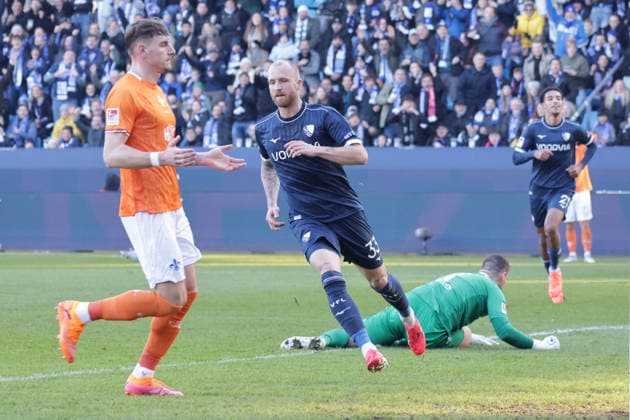 18 01 2026, xgrfx, Soccer 2 Bundesliga, VfL Bochum SV Darmstadt 98 v l Tor, Philipp Hofmann VfL Bochum DFL DFB REGULATIONS PROHIBIT ANY USE OF PHOTOGRAPHS as IMAGE SEQUENCES and or QUASI VIDEO Bochum