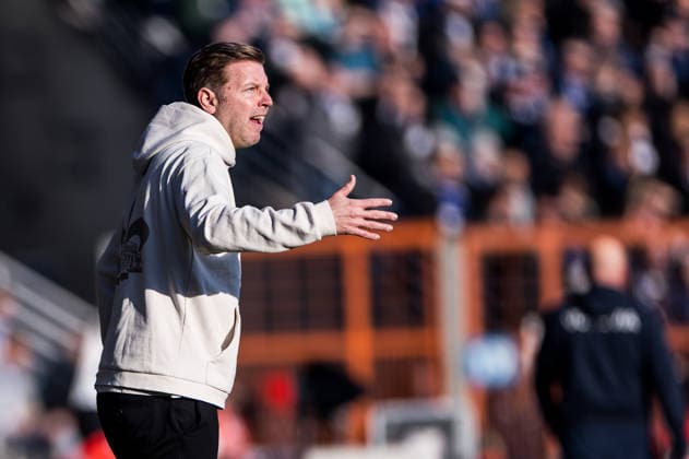 2 Soccer Bundesliga, VfL Bochum SV Darmstadt 98 18 01 2026 Florian Kohfeldt coach SV Darmstadt 98 gestures 2 Soccer Bundesliga, VfL Bochum SV Darmstadt 98, VONONVIA Ruhrstadion on 18 01 2026 DFL REGULATES PROHIBIT ANY USE OF PHOTOGRAPHS AS IMAGE SEQUENCES AND OR QUASI VIDEO Copyright: xBEAUTIFULxSPORTS Wunderlx