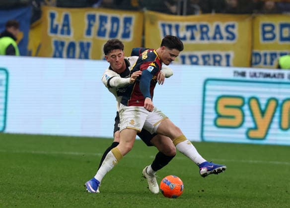 Genoa™sViyinha fight for the ball with Parma™s Alessandro Circati during the Serie A soccer match between Parma and Genoa at the Ennio Tardini Stadium in Parma - Sunday , January 18, 2026. - Soccer .  Copyright: xGiannixSantandrea LaPressex