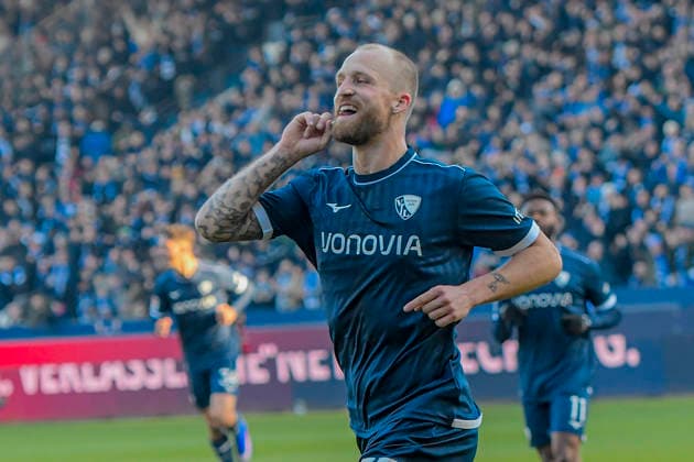 Philipp Hofmann Bochum 33 cheers after the goal to 2 2 18 01 2026 Soccer VfL Bochum vs SV Darmstadt 98, Vonovia Ruhrstadion, Bochum, DFB DFL REGULATIONS PROHIBIT ANY USE OF PHOTOGRAPHS AS IMAGE SEQUENCES AND OR QUASI VIDEO Copyright: xpepphotox xHorstxMauelshagenx pep00321, pep_20260118_hm_256106