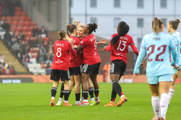 Manchester United, ManU Women v Burnley FC Women - Adobe Women s FA Cup 4th Round 25 26 Manchester United s Maya Le Tissier scores first goal for their club and celebrates with team against Burnley Women - Adobe Women s FA Cup 4th Round 18.01.2026 Leigh Leigh Sports Village United Kingdom Copyright: xZacharyxLockex