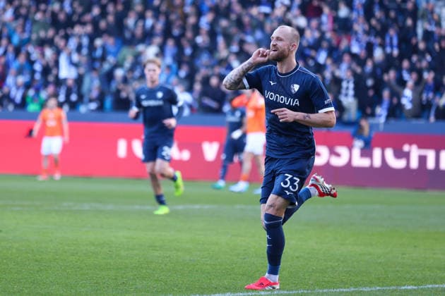 Goal celebration to 2 1 for VfL Bochum by Philipp Hofmann VfL Bochum GER, VfL Bochum vs SV Darmstadt 98, Football, 2 Liga, Matchday 18, Season 2025 2026, 18 01 2026 DFL REGULATIONS PROHIBIT ANY USE OF PHOTOGRAPHS AS IMAGE SEQUENCES AND OR QUASI VIDEO GER, VfL Bochum vs SV Darmstadt 98, Football, 2 Liga, Matchday 18, Season 2025 2026, 18 01 2026 Bochum Copyright: xEibner-Pressefoto FrankxZeisingx EP_FZG