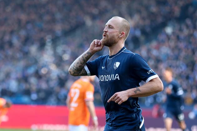 Goal celebration to 2 1 for VfL Bochum by Philipp Hofmann VfL Bochum GER, VfL Bochum vs SV Darmstadt 98, Football, 2 Liga, Matchday 18, Season 2025 2026, 18 01 2026 DFL REGULATIONS PROHIBIT ANY USE OF PHOTOGRAPHS AS IMAGE SEQUENCES AND OR QUASI VIDEO GER, VfL Bochum vs SV Darmstadt 98, Football, 2 Liga, Matchday 18, Season 2025 2026, 18 01 2026 Bochum Copyright: xEibner-Pressefoto FrankxZeisingx EP_FZG