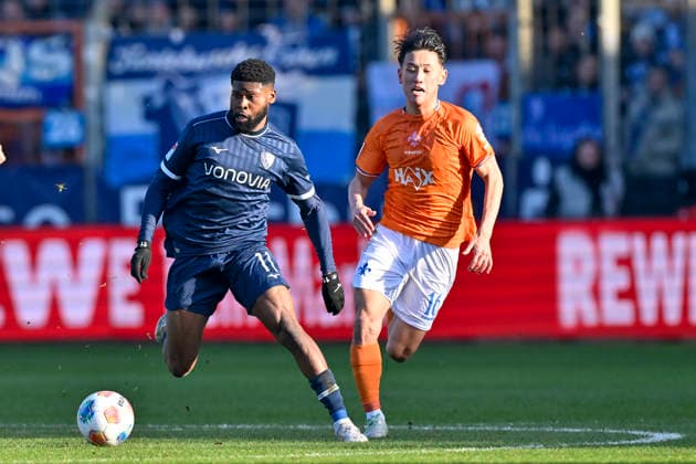 from left in duel Moritz Broni Kwarteng Bochum 11 Hiroki Akiyama Darmstadt 16 18 01 2026 Soccer VfL Bochum vs SV Darmstadt 98, Vonovia Ruhrstadion, Bochum, DFB DFL REGULATIONS PROHIBIT ANY USE OF PHOTOGRAPHS AS IMAGE SEQUENCES AND OR QUASI VIDEO Copyright: xpepphotox xHorstxMauelshagenx pep00321, pep_20260118_hm_256375