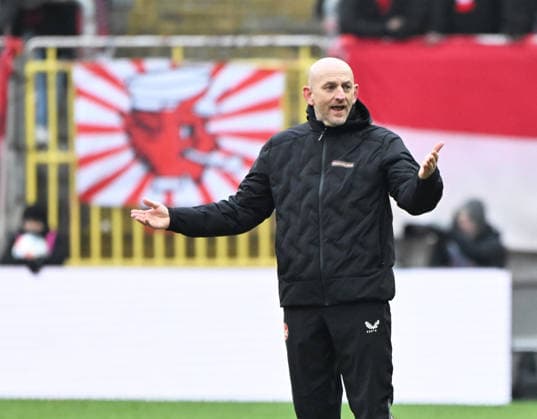 Football 2 Bundesliga Season 2025 26 1 FC Kaiserslautern 18 02 2026 Fritz Walter Stadion 1 FC Kaiserslautern fck Hannover 96 h Coach Torsten LIEBERKNECHT 1 FC Kaiserslautern 1 FC Kaiserslautern
