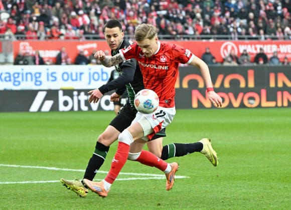 Soccer 2 Bundesliga Season 2025 26 1 FC Kaiserslautern 18 02 2026 Fritz Walter Stadion 1 FC Kaiserslautern fck Hannover 96 h Bastian ALLGEIER Hannover 96 , li Norman BASSETTE 1 FC Kaiserslautern 1 FC Kaiserslautern