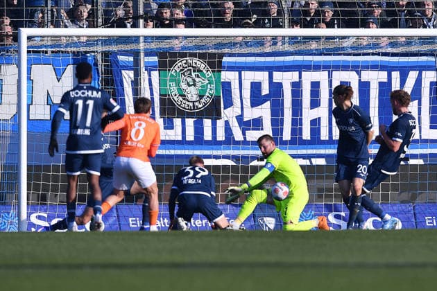 Soccer 2 Bundesliga 18 Matchday VfL Bochum SV Darmstadt 98 on 18 01 2026 at Vonovia Ruhrstadion in Bochum Timo Horn Bochum saves on the line DFL regulations prohibit any use of photographs as image sequences and or quasi video xRx