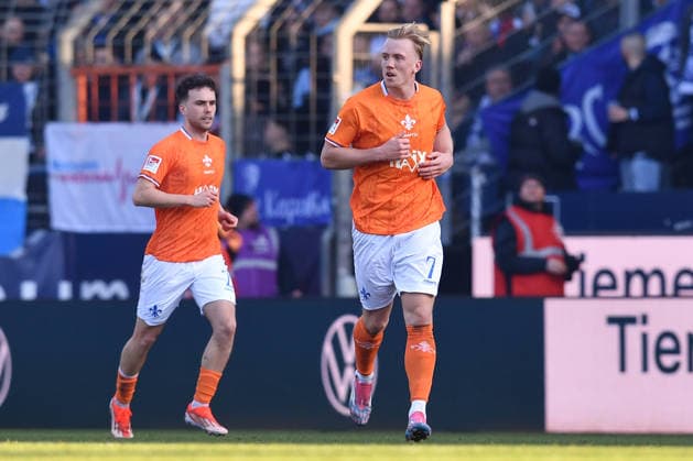 Soccer 2 Bundesliga 18 Matchday VfL Bochum SV Darmstadt 98 on 18 01 2026 at Vonovia Ruhrstadion in Bochum Goal celebration for 2 2 by Isac Lidberg Darmstadt DFL regulations prohibit any use of photographs as image sequences and or quasi video xRx