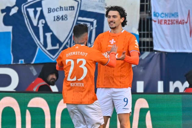 Fraser Hornby Darmstadt 9 cheers after scoring the 0 1 goal with Marco Richter Darmstadt 23 18 01 2026 Football VfL Bochum vs SV Darmstadt 98, Vonovia Ruhrstadion, Bochum, DFB DFL REGULATIONS PROHIBIT ANY USE OF PHOTOGRAPHS AS IMAGE SEQUENCES AND OR QUASI VIDEO Copyright: xpepphotox xHorstxMauelshagenx pep00321, pep_20260118_hm_255945