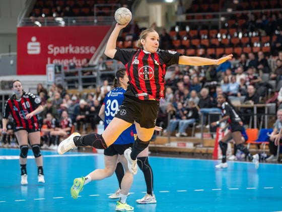 Annika Ingenpass TSV Bayer 04 Leverkusen, 02 comes to throw TSV Bayer 04 Leverkusen vs Rostocker Handball Club, Handball, ALSCO Handballbundesliga Frauen, 14 Matchday, Season 2025 2026, 18 01 2026 TSV Bayer 04 Leverkusen vs Rostocker Handball Club, Handball, ALSCO Handballbundesliga Frauen, 18 Matchday, Season 2025 2026, 18 01 2026 Leverkusen Copyright: xEibner-Pressefoto ThomasxHaeslerx EP_THR