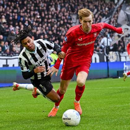 ALMELO , 18-01-2026 , Stadium Asito , season 2025 2026 , Dutch Eredivisie football , match between Heracles Almelo and FC Twente , picture shows Heracles Almelo player Mimeirhel Benita , FC Twente player Mats Rots Heracles - Twente  x200895620x Copyright:
