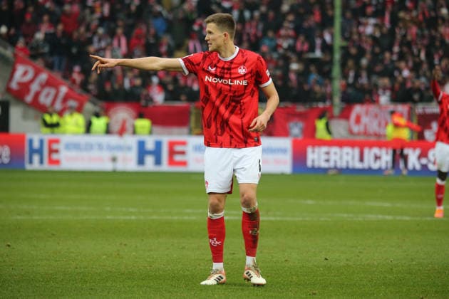 2 Bundesliga 1 FC Kaiserslautern Hannover 96 on 18 01 2026 at Fritz Walter Stadion in Kaiserslautern Fabian Kunze 1 FC Kaiserslautern gives instructions, gesticulates, gesticulate with arms gives instructions, gesticulate SM