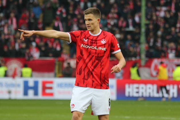 2 Bundesliga 1 FC Kaiserslautern Hannover 96 on 18 01 2026 at Fritz Walter Stadion in Kaiserslautern Fabian Kunze 1 FC Kaiserslautern gives instructions, gesticulates, gesticulate with arms gives instructions, gesticulate SM