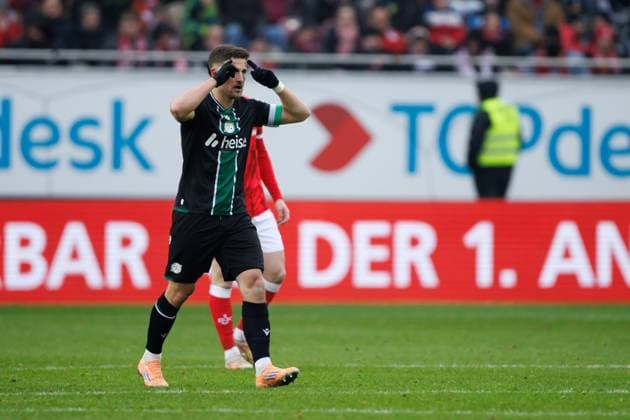 Enzo Leopold Hannover 96 , 1 FC Kaiserslautern vs Hannover 96, Football, 2 Bundesliga, Matchday 18, Season 2025 2026, 18 01 2025 1 FC Kaiserslautern vs Hannover 96, Football, 2 Bundesliga, Matchday 18, Season 2025 2026, 18 01 2025 Copyright: xEibner-Pressefoto AlexanderxNeisx EP_ANS