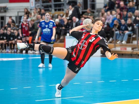 Dana Gruner TSV Bayer 04 Leverkusen, 03 converts a seven-meter TSV Bayer 04 Leverkusen vs Rostocker Handball Club, Handball, ALSCO Handballbundesliga Frauen, 14 Matchday, Season 2025 2026, 18 01 2026 TSV Bayer 04 Leverkusen vs Rostocker Handball Club, Handball, ALSCO Handballbundesliga Frauen, 18 Matchday, Season 2025 2026, 18 01 2026 Leverkusen Copyright: xEibner-Pressefoto ThomasxHaeslerx EP_THR
