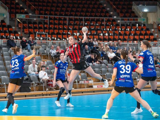 Denise Mol TSV Bayer 04 Leverkusen, 19 on jump shot TSV Bayer 04 Leverkusen vs Rostocker Handball Club, Handball, ALSCO Handballbundesliga Frauen, 14 Matchday, Season 2025 2026, 18 01 2026 TSV Bayer 04 Leverkusen vs Rostocker Handball Club, Handball, ALSCO Handballbundesliga Frauen, 18 Matchday, Season 2025 2026, 18 01 2026 Leverkusen Copyright: xEibner-Pressefoto ThomasxHaeslerx EP_THR