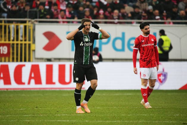 2 Bundesliga 1 FC Kaiserslautern Hannover 96 on 18 01 2026 at Fritz Walter Stadion in Kaiserslautern Goal celebration after the goal celebrating the goal celebrate 0 1 by Enzo Leopold Hannover 96 SM