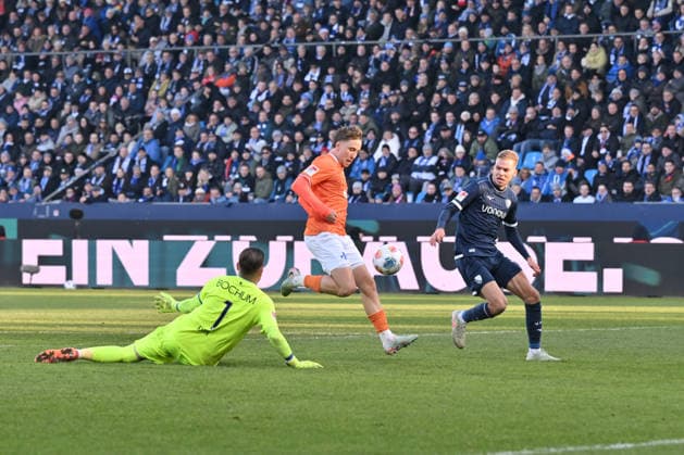 Luca Marseiler SV Darmstadt 98 plays around goalkeeper Timo Horn VfL Bochum and Leandro Morgalla VfL Bochum , re , then with an own goal to 2 3 18 01 2026, Football 2 Bundesliga, Season 2025 2026, Matchday 18, VfL Bochum SV Darmstadt 98 DFL regulations prohibit any use of photographs as image sequences and or quasi video Bochum Vonovia Ruhrstadion Nordrhein Westfalen Germany Team2