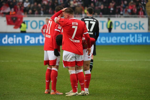 2 Bundesliga 1 FC Kaiserslautern Hannover 96 on 18 01 2026 at Fritz Walter Stadion in Kaiserslautern Ivan Prtajin 1 FC Kaiserslautern injured, injury, pain, pain after the goal for 1 1 SM