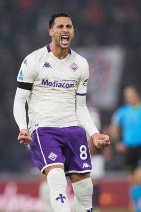 Fiorentina s Rolando Mandragora celebrates after scoring the 0-1 goal for his team during the Serie A soccer match between Bologna and Fiorentina at the Renato Dall™Ara Stadium in Bologna, north Italy - Sunday, January 18, 2026 -  Copyright: xMassimoxPaolone LaPressex
