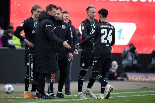 2 Bundesliga 1 FC Kaiserslautern Hannover 96 on 18 01 2026 at Fritz Walter Stadion in Kaiserslautern Havard Nielsen Hannover 96 Elias Saad Hannover 96 is substituted although he was only substituted earlier SM