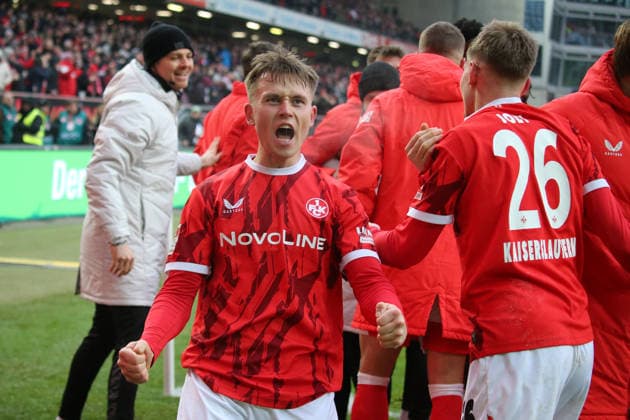 2 Bundesliga 1 FC Kaiserslautern Hannover 96 on 18 01 2026 at Fritz Walter Stadion in Kaiserslautern Goal celebration after the goal for celebrating the goal celebrate 2 1 by Semih Sahin 1 FC Kaiserslautern with Naatan Mikael Skyttä 1 FC Kaiserslautern SM