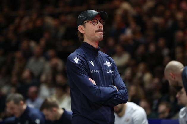 18 01 2026, xgox, Basketball, easyCredit BBL, Basketball Loewen Braunschweig Science City Jena emspor, f l Björn Harmsen Jena, Coach Braunschweig