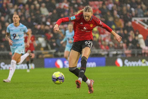 Manchester United, ManU Women v Burnley FC Women - Adobe Women s FA Cup 4th Round 25 26 Manchester United s Layla Drury scores their teams fifth goal in match against Burnley Women - Adobe Women s FA Cup 4th Round 18.01.2026 Leigh Leigh Sports Village United Kingdom Copyright: xZacharyxLockex