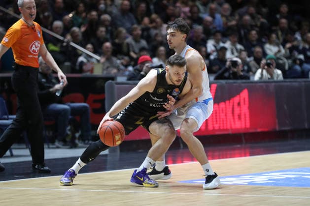 18 01 2026, xgox, Basketball, easyCredit BBL, Basketball Loewen Braunschweig Science City Jena emspor, v l Ferdinand Zylka Braunschweig, 6 , Kristoffer Krause Jena, 36 Braunschweig