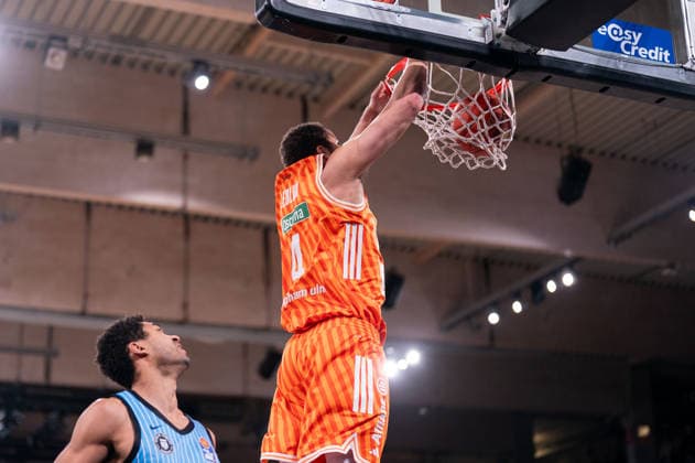 Christopher Ledlum Ratiopharm Ulm, 04 at the Dunk, GER, Veolia Towers Hamburg vs Ratiopharm Ulm, Basketball, Bundesliga, Matchday 16, Season 2025 2026, 18 01 2026 GER, Veolia Towers Hamburg vs Ratiopharm Ulm, Basketball, Bundesliga, Matchday 16, Season 2025 2026, 18 01 2026 Hamburg Copyright: xEibner-Pressefoto MaxxVincenx EP_MVN