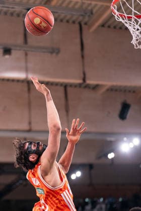 Alec Anigbata Ratiopharm Ulm, 21 on lay-up, GER, Veolia Towers Hamburg vs Ratiopharm Ulm, Basketball, Bundesliga, Matchday 16, Season 2025 2026, 18 01 2026 GER, Veolia Towers Hamburg vs Ratiopharm Ulm, Basketball, Bundesliga, Matchday 16, Season 2025 2026, 18 01 2026 Hamburg Copyright: xEibner-Pressefoto MaxxVincenx EP_MVN