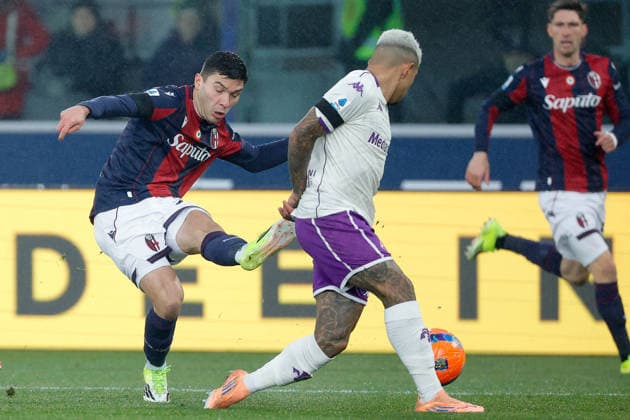 CALCIO - Serie A - Bologna FC vs ACF Fiorentina Nicolo Cambiaghi of Bologna FC shoots at goal during the match of 21th day of the Serie A Championship between Bologna FC vs ACF Fiorentina at the Renato dall Ara Stadium on 15 January 2026 in Bologna, BO. Bologna Italy  Copyright: xIPAxSport ABACAx