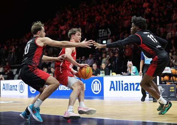 18 01 2026 Basketball Season 2025 2026 2 Bundesliga Pro A 18 Matchday Nuremberg Falcons Basketball Club NBC Bayer Giants Leverkusen Sportfoto Zink DaMa xdaxmax Sebastian Brach 10, Bayer Giants Leverkusen Vincent John Friederici 30, Nuremberg Falcons BC NBC Ricardo Lynch 11, Bayer Giants Leverkusen