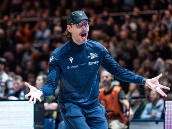 Bjoern Harmsen Science City Jena, Head Coach is angry Basketball Loewen Braunschweig vs Science City Jena, Basketball, easyCredit Basketball Bundesliga, 16 Matchday, Season 2025 2026, 18 01 2026 Basketball Loewen Braunschweig vs Science City Jena, Basketball, easyCredit Basketball Bundesliga, 16 Matchday, Season 2025 2026, 18 01 2026 Braunschweig Copyright: xEibner-Pressefoto DamianxKruczynx EP_DKI