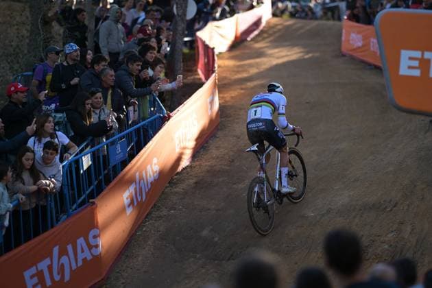 Dutch Mathieu Van Der Poel pictured in action during the Men s Elite race at the cyclocross cycling event in Benidorm, Spain, Sunday 18 January 2026, stage 10 12 in the UCI World Cup competition. DAVIDxPINTENS  x156808477x