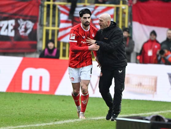 Football 2 Bundesliga Season 2025 26 1 FC Kaiserslautern 18 02 2026 Fritz Walter Stadion 1 FC Kaiserslautern fck Hannover 96 h 3 1 Semih SAHIN 1 FC Kaiserslautern , goalscorer for 2 1, with coach Torsten LIEBERKNECHT 1 FC Kaiserslautern 1 FC Kaiserslautern