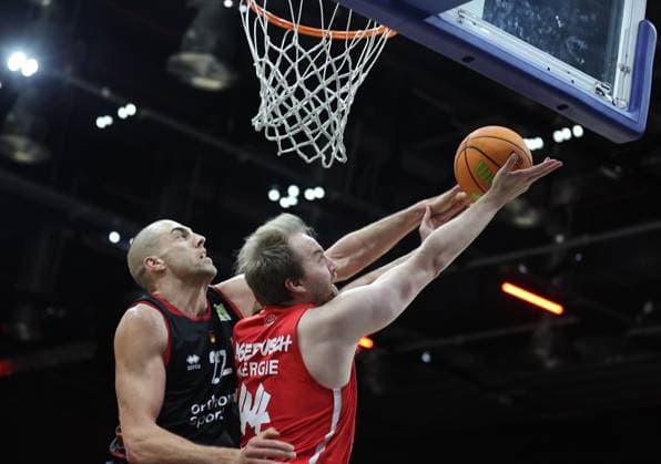 18 01 2026 Basketball Season 2025 2026 2 Bundesliga Pro A 18 Matchday Nuremberg Falcons Basketball Club NBC Bayer Giants Leverkusen Sportfoto Zink DaMa xdaxmax Dennis Heinzmann 22, Bayer Giants Leverkusen Lars Lagerpusch 44, Nuremberg Falcons BC NBC