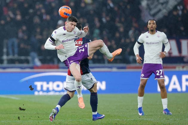 18th January 2026; Stadio Renato Dall Ara, Bologna, Italy, Serie A Football, Bologna versus Fiorentina; Robin Gosens of ACF Fiorentina heads the ball over Riccardo Orsolini of Bologna FC  EmanuelexPennacchio Content restricted for UK based newspaper