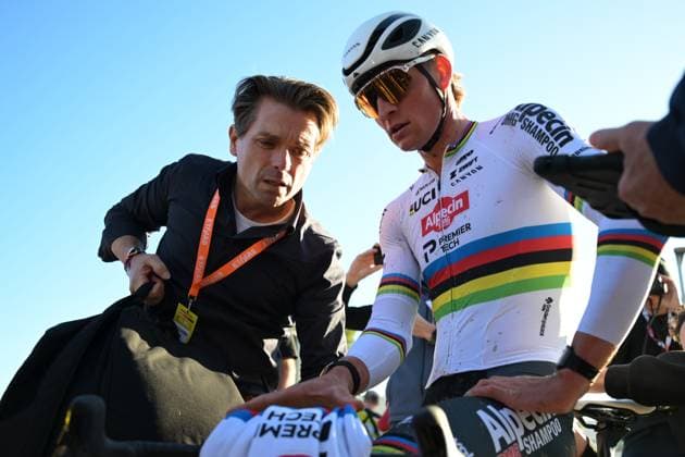 Dutch Mathieu Van Der Poel celebrates after winning the Men s Elite race at the cyclocross cycling event in Benidorm, Spain, Sunday 18 January 2026, stage 10 12 in the UCI World Cup competition. DAVIDxPINTENS  x156810178x