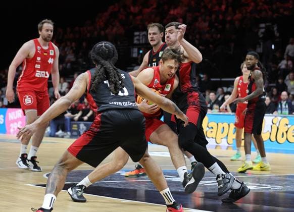 18 01 2026 Basketball Season 2025 2026 2 Bundesliga Pro A 18 Matchday Nuremberg Falcons Basketball Club NBC Bayer Giants Leverkusen Sportfoto Zink DaMa xdaxmax Donte Nicholas 15, Bayer Giants Leverkusen Christian Feneberg 7, Nuremberg Falcons BC NBC Luca Kahl 3, Bayer Giants Leverkusen