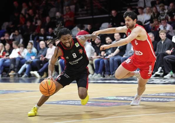 18 01 2026 Basketball Season 2025 2026 2 Bundesliga Pro A 18 Matchday Nuremberg Falcons Basketball Club NBC Bayer Giants Leverkusen Sportfoto Zink DaMa xdaxmax Kobe Langley 8, Bayer Giants Leverkusen Tim Köpple Koepple 5, Nuremberg Falcons BC NBC