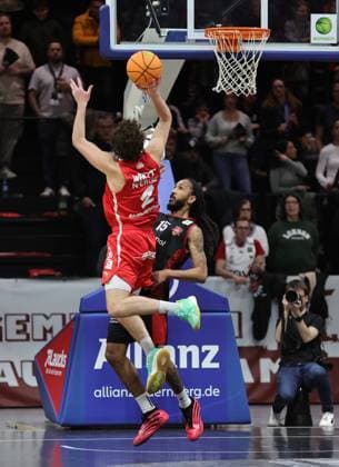 18 01 2026 Basketball Season 2025 2026 2 Bundesliga Pro A 18 Matchday Nuremberg Falcons Basketball Club NBC Bayer Giants Leverkusen Sportfoto Zink DaMa xdaxmax Cartee Dean Whitt 2, Nuremberg Falcons BC NBC Donte Nicholas 15, Bayer Giants Leverkusen