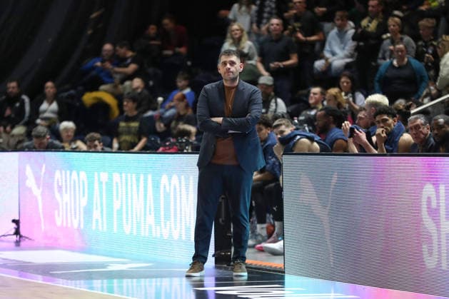 18 01 2026, xgox, Basketball, easyCredit BBL, Basketball Loewen Braunschweig Science City Jena emspor, v l Konstantin Papazoglou Braunschweig, Coach Braunschweig
