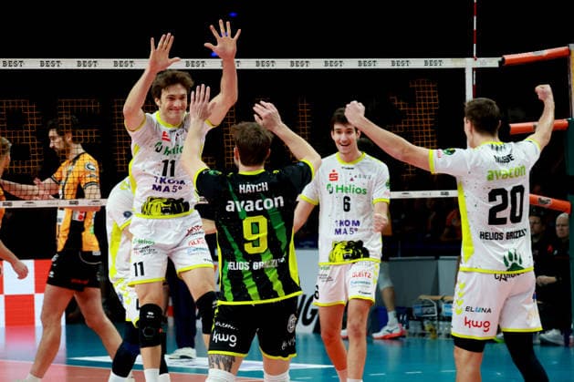 DEU, DVV, 1 VBL, BR Volleys vs Helios Grizzlys Giesen, 18 01 2026, Max Schmeling Halle, Berlin, DEU, DVV, 1 VBL, BR Volleys vs Helios Grizzlys Giesen, in the picture Gießen players circle nordphotoxGmbHx xEngler nph00076