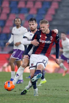 January 18, 2026, Bologna, BOLOGNA: Bologna s Jens Odgaard (R) and Fiorentina s Marin Pongra?i? in action during the Italian Serie A soccer match Bologna FC vs ACF Fiorentina at Renato Dall Ara stadium in Bologna, Italy, 18 January 2026. ANSA SERENA CAMPANINI. Soccer: Serie A ; Bologna-Fiorentina  - ZUMAa110 20260118_zaf_a110_016 Copyright: xSerenaxCampaninix