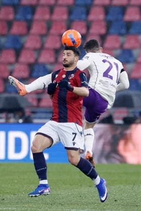 January 18, 2026, Bologna, BOLOGNA: Bologna s Riccardo Orsolini (L) and Fiorentina s Robin Gosens in action during the Italian Serie A soccer match Bologna FC vs ACF Fiorentina at Renato Dall Ara stadium in Bologna, Italy, 18 January 2026. ANSA SERENA CAMPANINI. Soccer: Serie A ; Bologna-Fiorentina  - ZUMAa110 20260118_zaf_a110_017 Copyright: xSerenaxCampaninix
