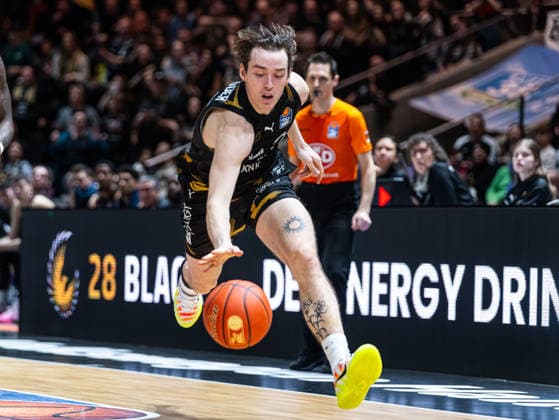 Benny Schroeder Basketball Loewen Braunschweig, 02 on the dribble Basketball Loewen Braunschweig vs Science City Jena, Basketball, easyCredit Basketball Bundesliga, 16 Matchday, Season 2025 2026, 18 01 2026 Basketball Loewen Braunschweig vs Science City Jena, Basketball, easyCredit Basketball Bundesliga, 16 Matchday, Season 2025 2026, 18 01 2026 Braunschweig Copyright: xEibner-Pressefoto DamianxKruczynx EP_DKI